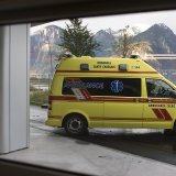 Grièvement blessé, le motard a été médicalisé sur place puis transporté par ambulance à l’hôpital de Sion. Son pronostic vital est engagé (image d'illustration).
